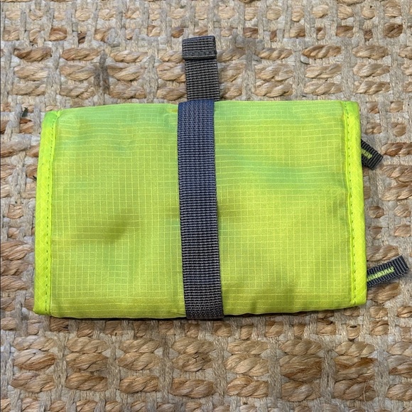 Travelon Neon Green Travel Pouch with Gray Strap- tech accessory organizer - Picture 4 of 6